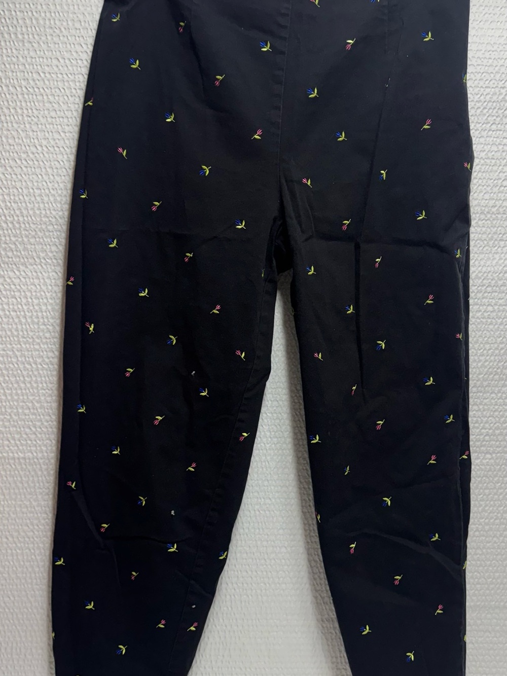 Vintage Talbots black cropped trousers with small, multicolored embroidered 12